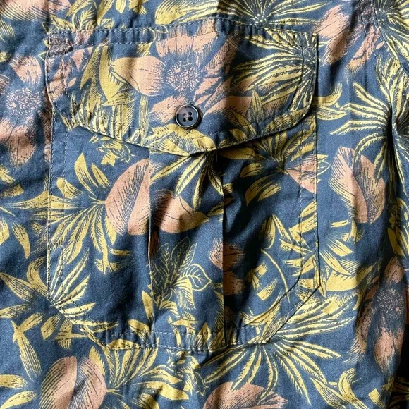 FILSON
Men's Washed Short Sleeve Feather Cloth Shirt - Picture 2 of 3